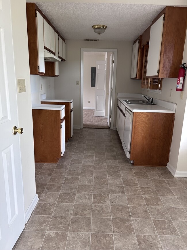 Photo - 2815 Stonewater Dr