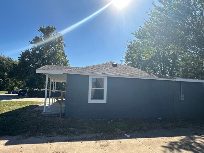 Photo - 2 Bed home near down town Tulsa