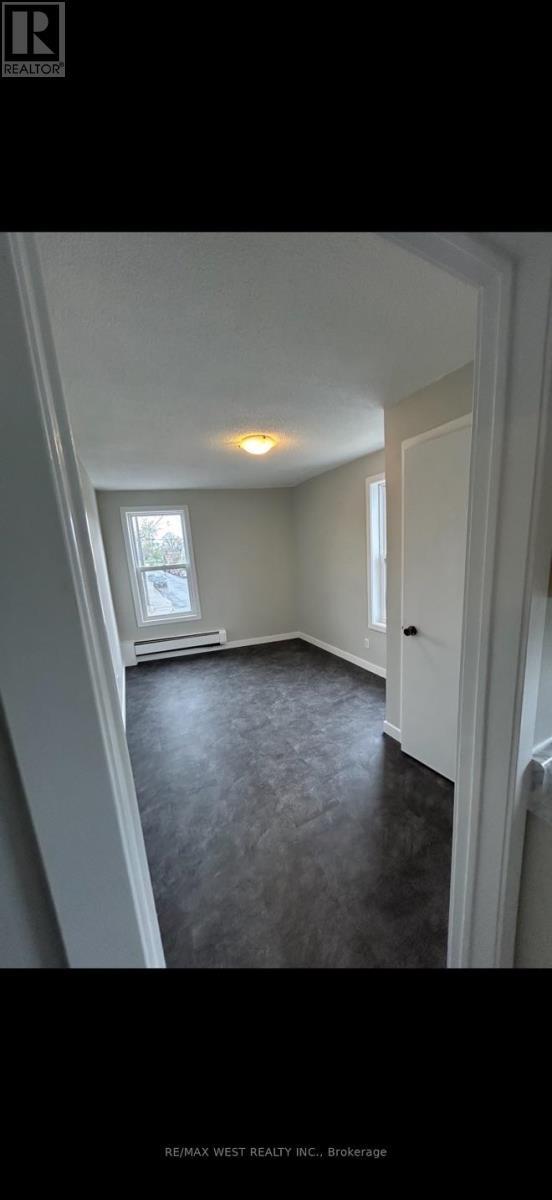 Photo - 88 Uxbridge Ave