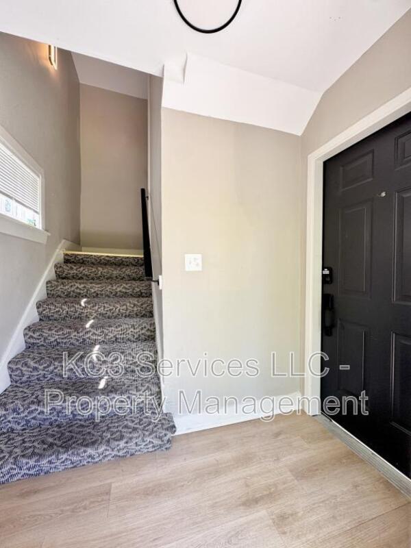 5122 The Paseo