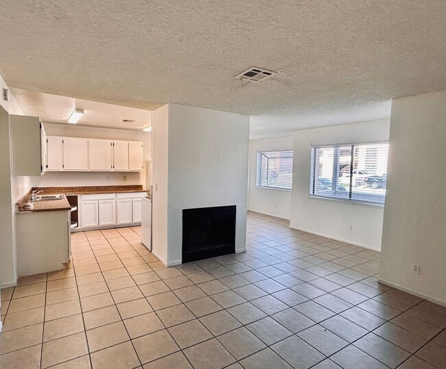 Photo - 6217 Yerba Ln Unit A