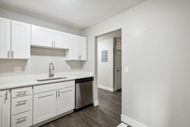 Timber Ridge Townhomes & Apartments