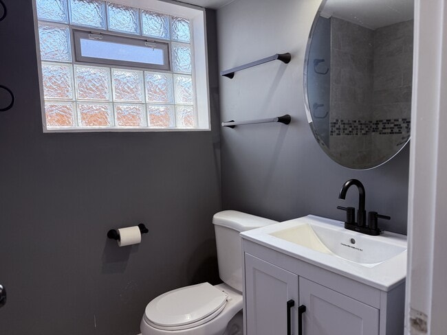 Photo - 11547 S Ashland Ave