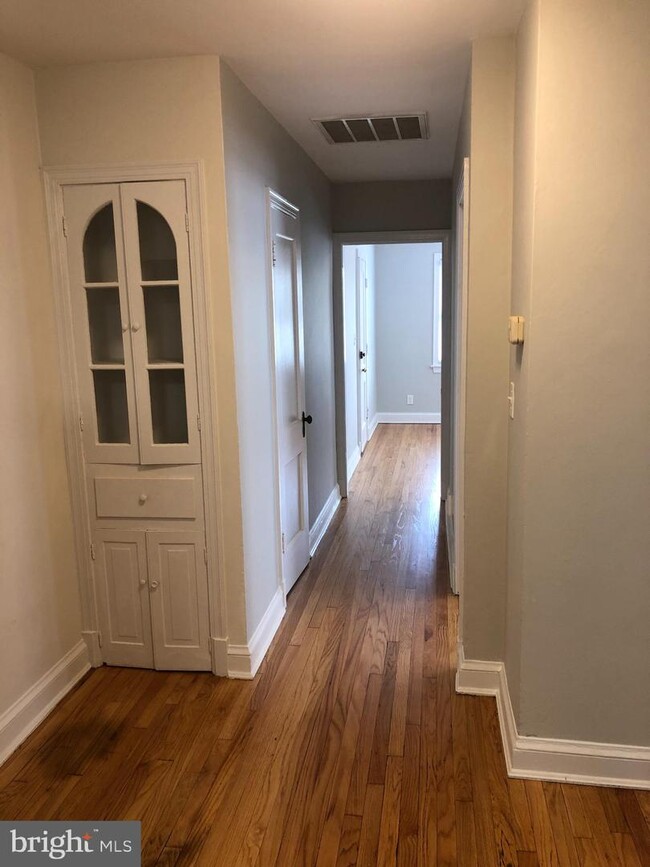 2224 40th Pl NW Apartment - Washington, DC | ForRent.com