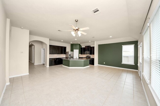 3058 Winterberry Ln