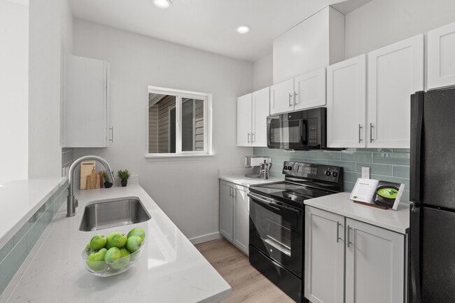 Sundance - Sundance Apartments