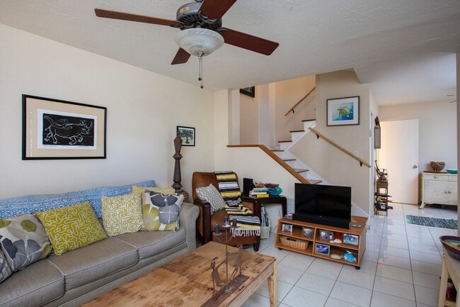 3 Bedroom 1 bath and 2 half Baths with a g... - 3 Bedroom 1 bath and 2 half Baths with a g... Casa