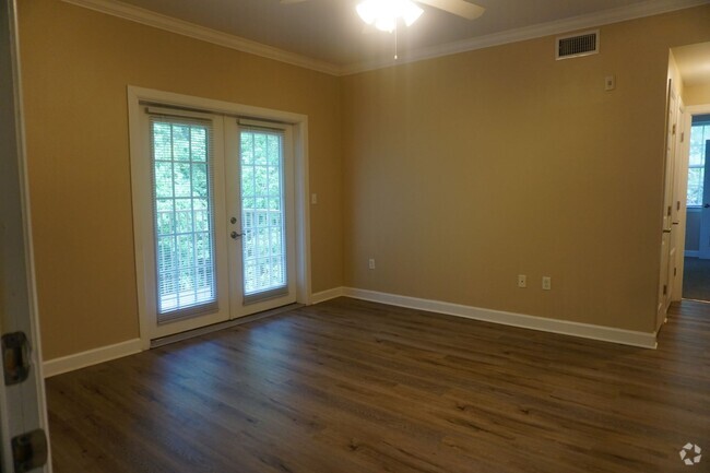 Building Photo - New Luxury 1B/1B Apartment in FWB in Prist... Unit 202