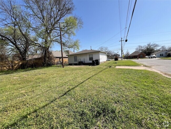 Building Photo - 2801 Ennis Ave Rental