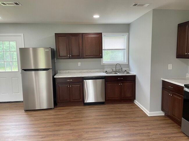 Photo - 1109 Walker Dr