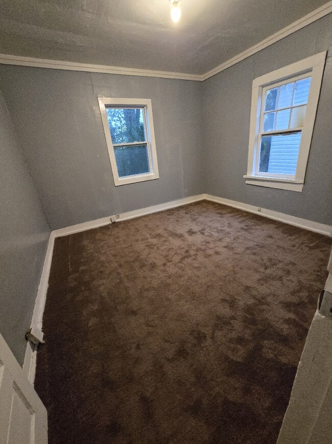 bedroom1 - 1022 Eaverson St