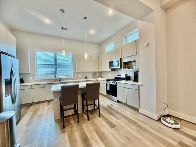 Photo - 1254 N Post Oak Rd