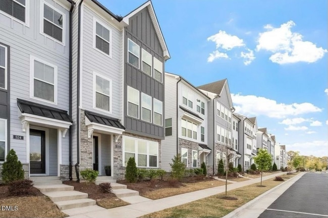 Photo - Room in Townhome on Billingshurst Wy