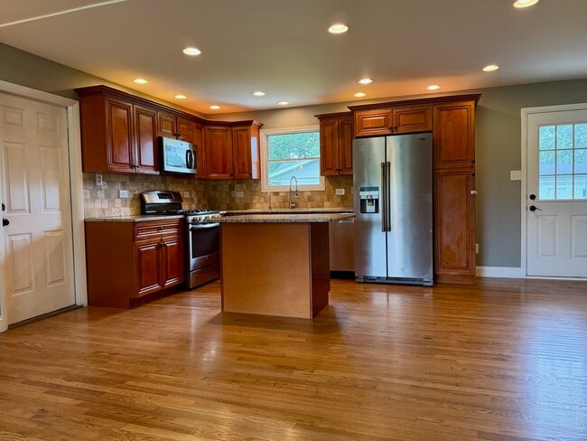 Photo - 5S481 Glenoban Dr