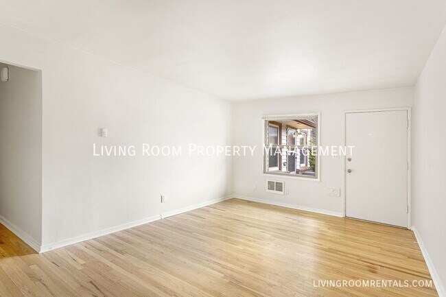 Photo - 1410 N Webster St Unit #3