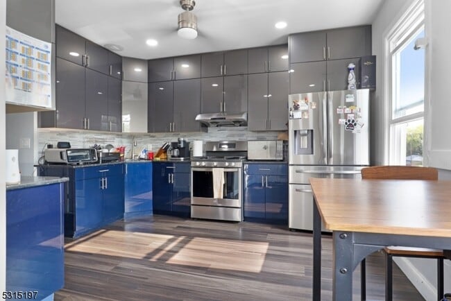 Photo - 737 Jackson Ave Unidad 2