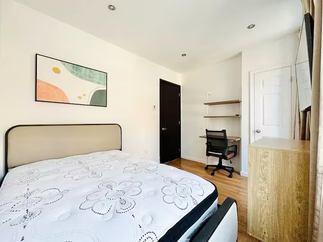 Furnished room/NOT APARTMENT