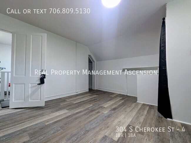 304 S Cherokee St Unit 4