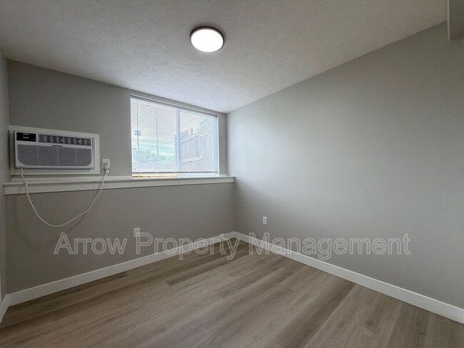 Photo - 867 N 26th St Unidad 109
