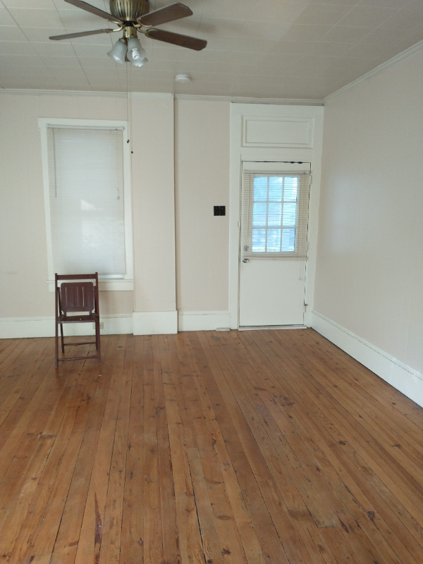 Photo - 235 E Logan St Apartment Unit 235