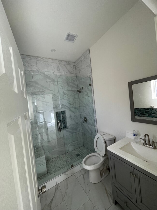 Building Photo - 11954 Redbank St