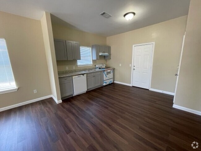 Building Photo - Newly remodeled 2bed/1bath in Beaumont Rental