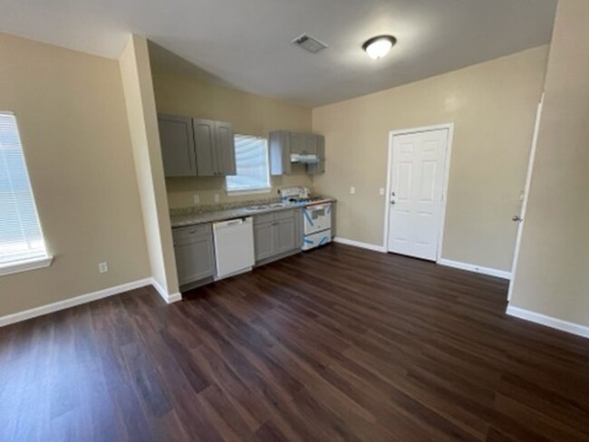 Newly remodeled 2bed/1bath in Beaumont - Newly remodeled 2bed/1bath in Beaumont Casa