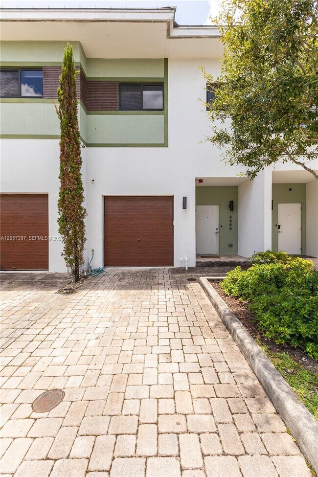 Photo - 4444 NW 9th St.
