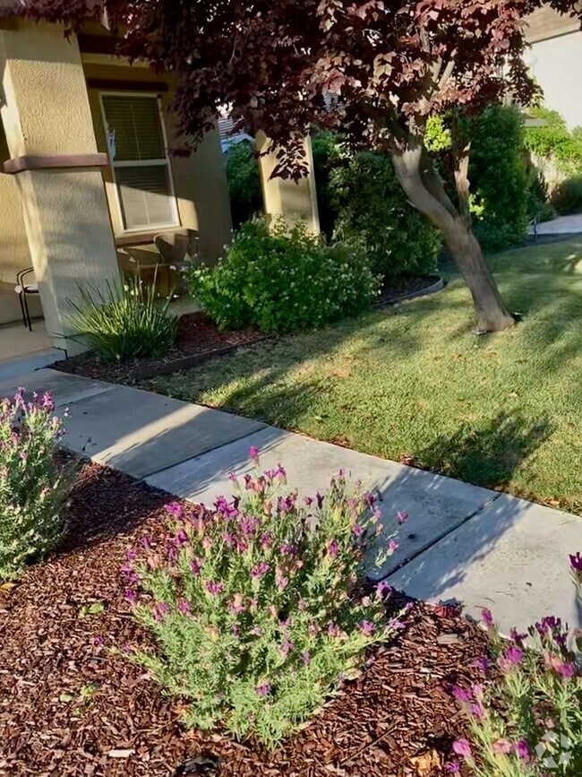 Building Photo - Spacious 4-Bedroom Home in Woodland –Cul-d...