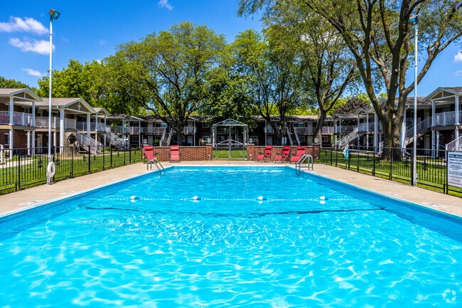 Soak up some summer sun - River Ridge Place