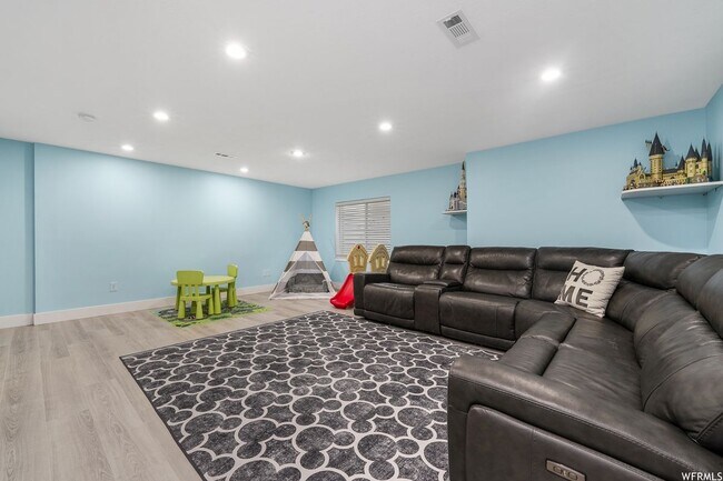 9288 Castlebury Ct