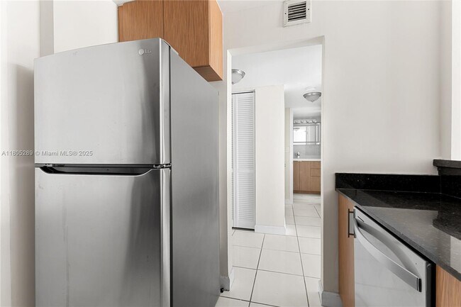 Photo - 345 Ocean Dr Unit 1105