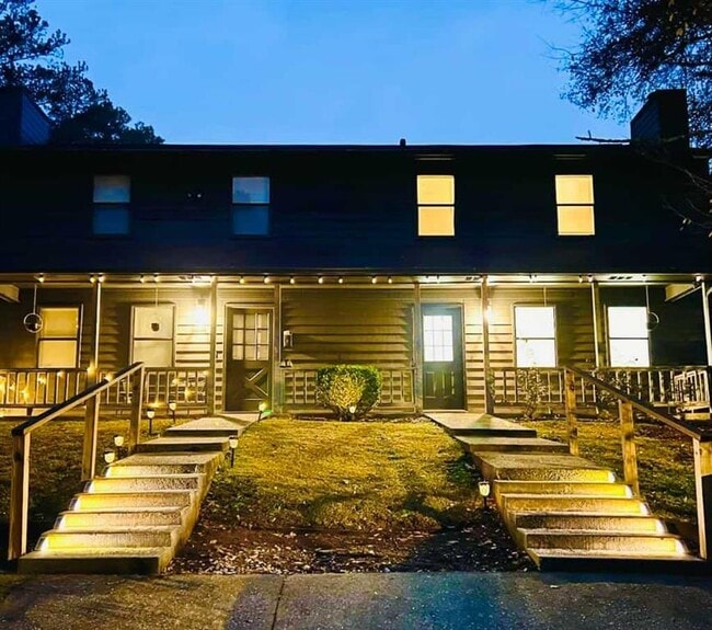 Photo - 1487 Springwood Dr SE