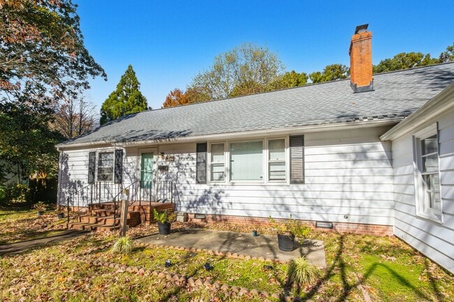 Photo - 3 Bed 1 Bath Home for Rent in Newport News