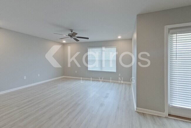 Photo - 4675 Malay Cir