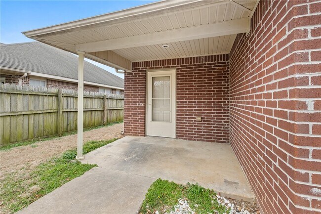 Photo - 1667 Evening Shade Dr