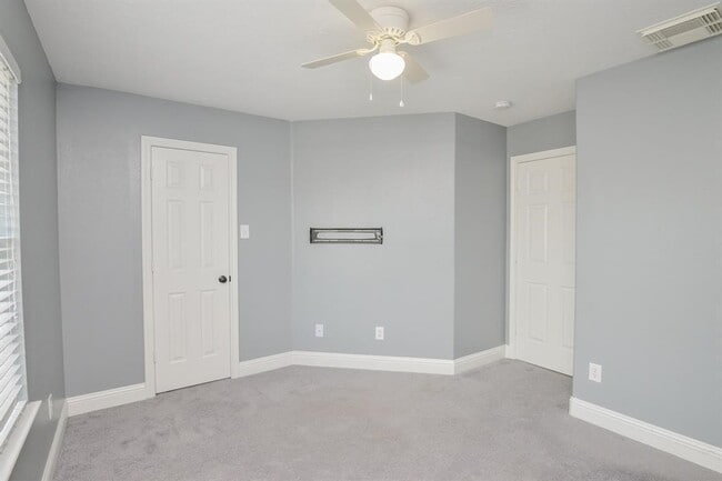 Building Photo - 8755 Thistlemoor Ln
