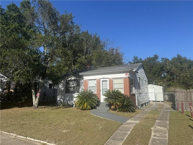 Building Photo - 665 Chestnut Dr Unit ROOM