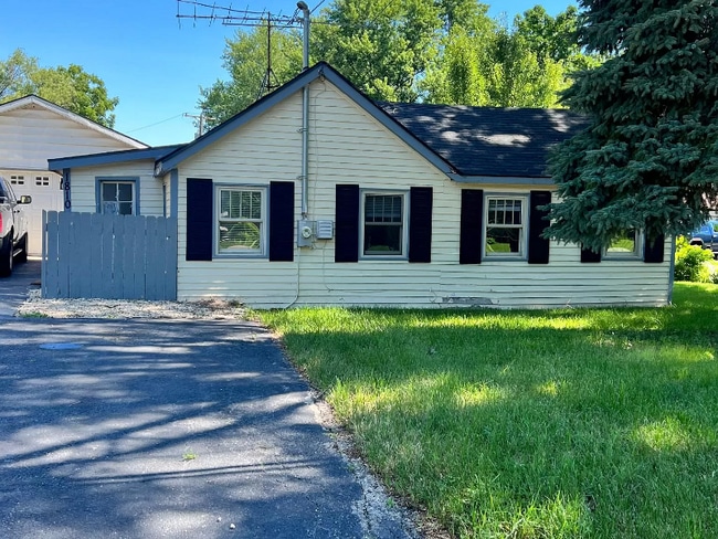Photo - 1810 Main St Rd House