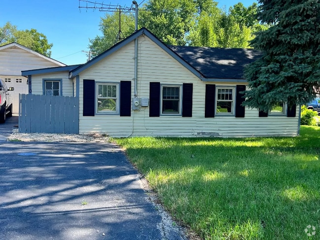Building Photo - 1810 Main St Rd Rental