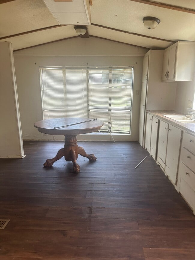 Photo - 8535 Mathews Rd