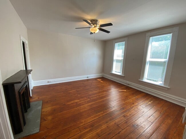 Photo - 1445 Worthington St Unit D
