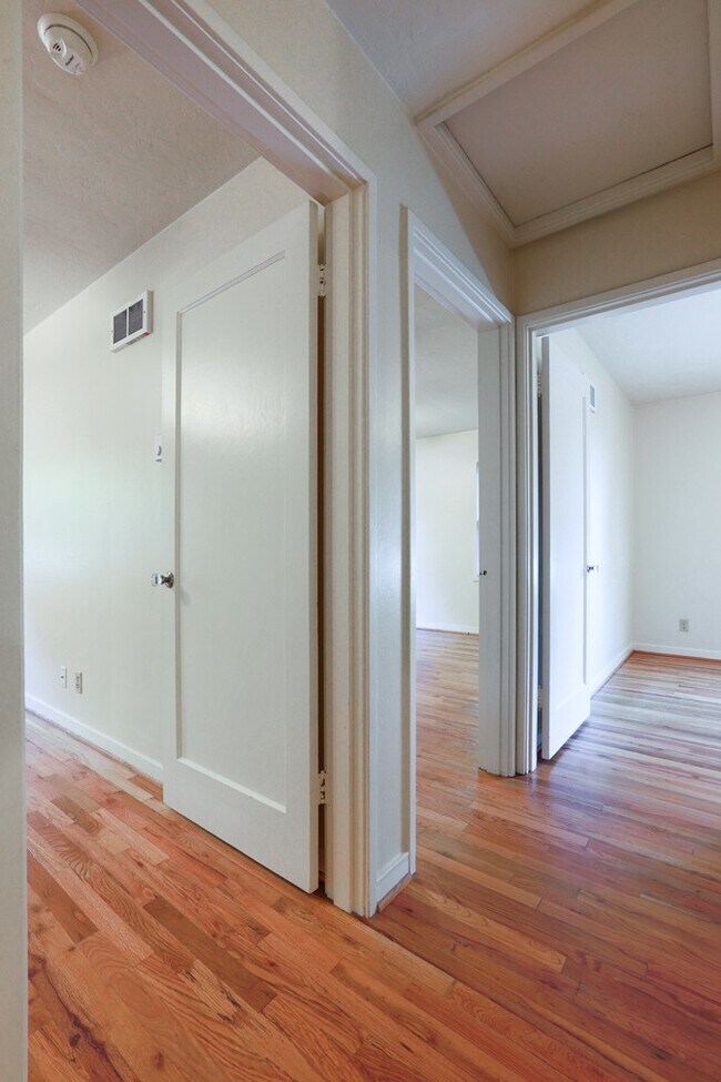 Photo - Chic Updated Mid-Century Townhouse in Cedar Hills! Unit 080