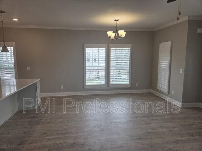 Photo - 1022 Stoneleigh Ln