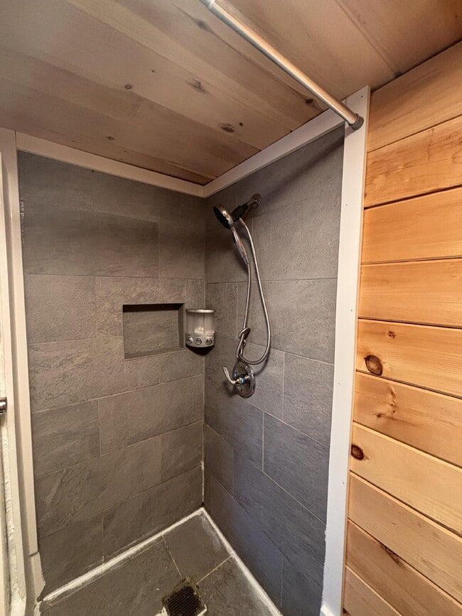 Photo - Quiet furnished walking to everything in B... Unidad 6