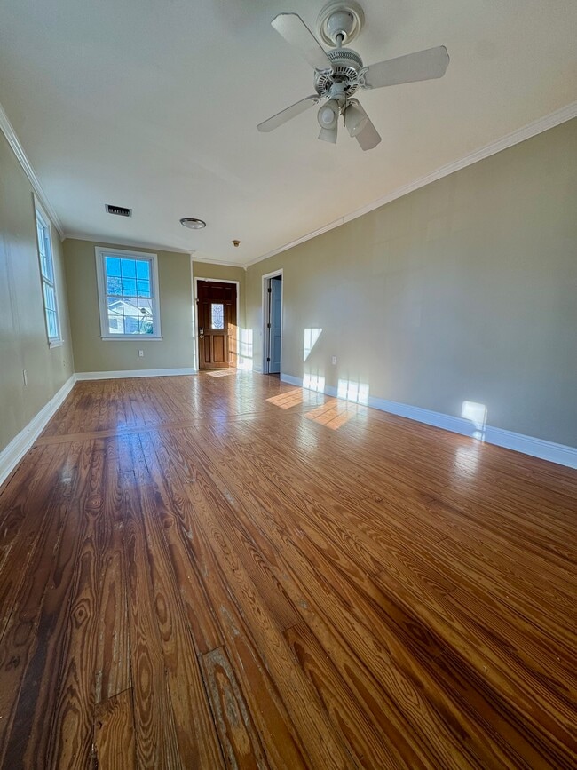 Photo - 1822 Homer St