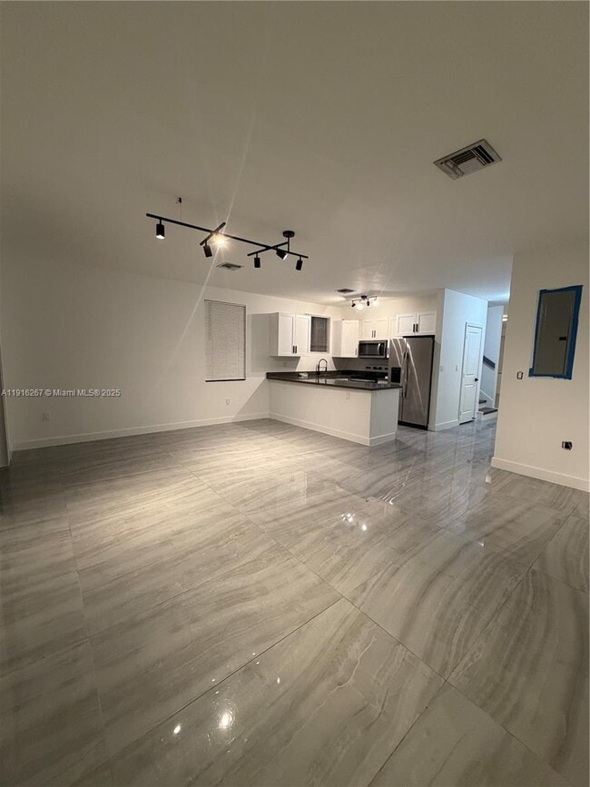 Photo - 932 SW 10th St