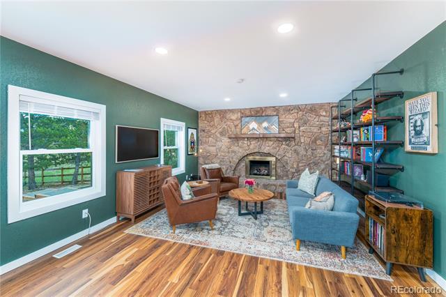 Photo - 440 Picasso Ct