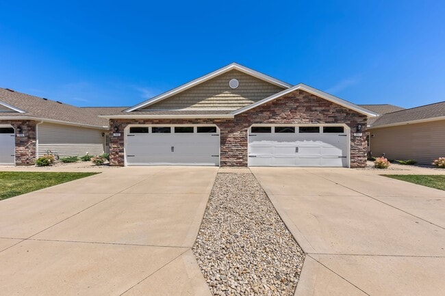 Building Photo - Redwood Marysville Milford Avenue