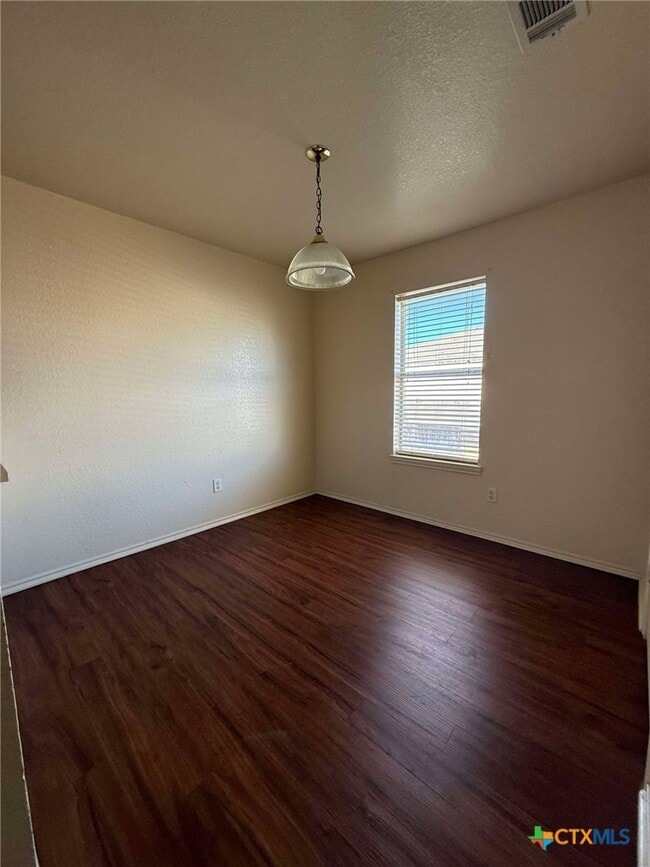 Photo - 3307 Hereford Ln